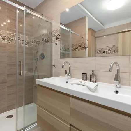 Apartment Dajax - Kort Tenisowy, Basen Zewnetrzny, Plac Zabaw
