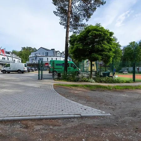 Dajax - Kort Tenisowy, Basen Zewnetrzny, Plac Zabaw Lägenhet *